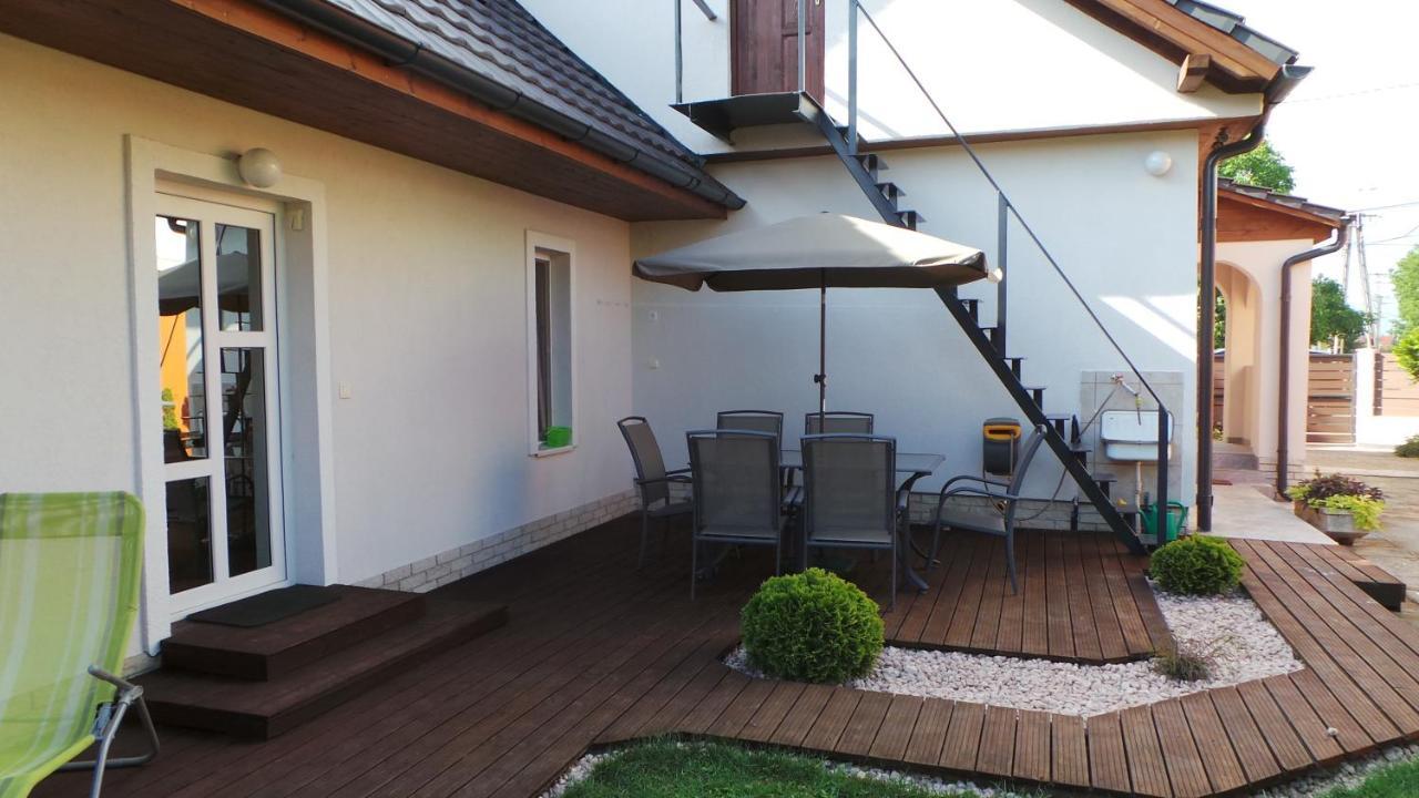 Rozalia Apartman Gyula Exterior foto
